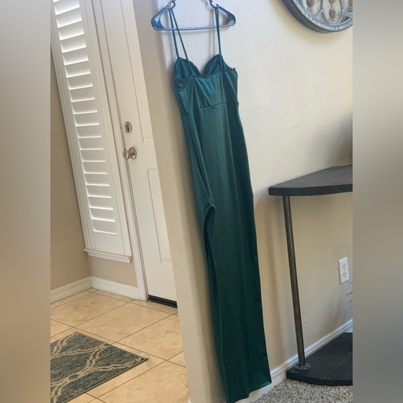 High slit dress - Picture 3 of 4